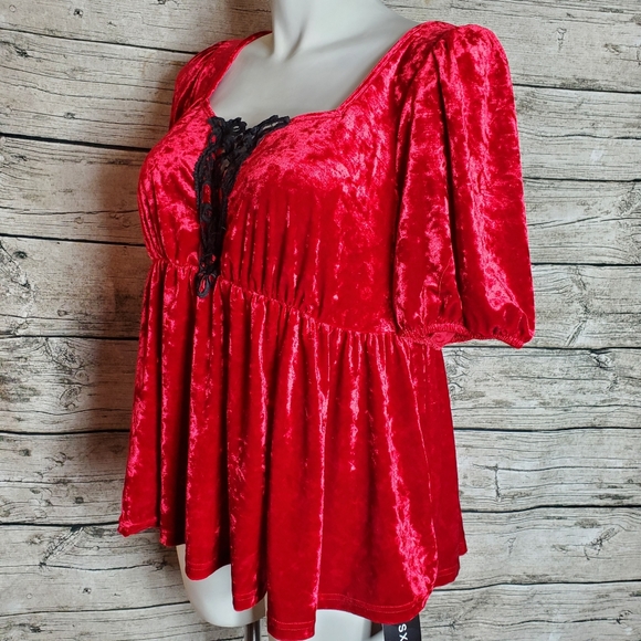 Shein Lace Insert Velvet Peplum Tee Size 2XL.Pit to pit approx: 21 inches Rig - Picture 3 of 8